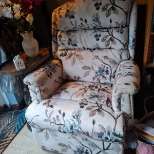 Riser recliner armchair - Image 3