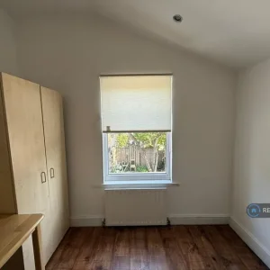1 bedroom in Richford Road, London, E15 (#2577066) - Image 4