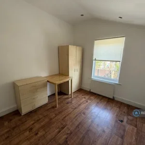 1 bedroom in Richford Road, London, E15 (#2577066) - Image 5