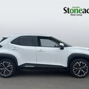 2022 Toyota Yaris Cross 1.5 VVT-h Excel SUV 5dr Petrol Hybrid E-CVT Euro 6 (s/s) (116 ps) HATCHBA... - Image 3