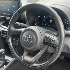 2022 Toyota Yaris Cross 1.5 VVT-h Excel SUV 5dr Petrol Hybrid E-CVT Euro 6 (s/s) (116 ps) HATCHBA... - Image 4