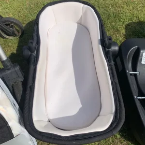 Silver cross travel system - Image 4