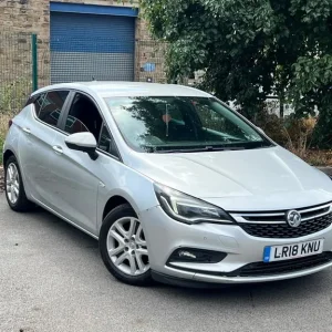 Vauxhall, ASTRA, Hatchback, 2018, Manual, 1598 (cc), 5 doors - Image 2