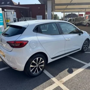 2021 Renault Clio 1.0 TCe 90 Iconic 5dr HATCHBACK Petrol Manual - Image 5