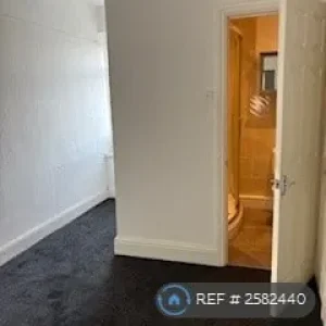 4 bedroom house in New Dock Road, Llanelli, SA15 (4 bed) (#2582440) - Image 5