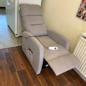 Riser/Recliner Chair - Image 3