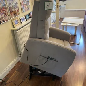 Riser/Recliner Chair