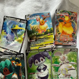 6X POKÉMON V/VMAX CARDS - Image 2