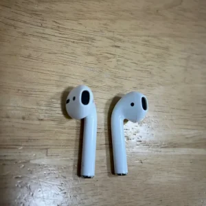 Apple AirPods 2nd Gen – Used - Image 6