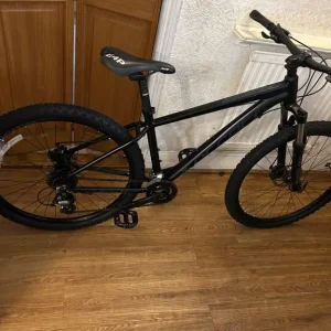 Carrera Vengeance mountain (new version) in excellent condition.