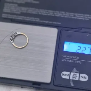 18ct carat gold ring with diamonds - Image 6