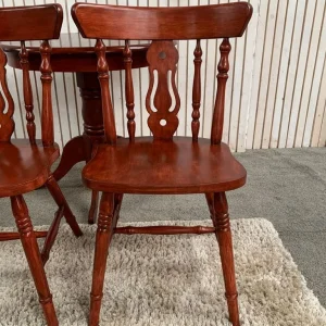 Round pedestal breakfast / bistro table with two chairs. - Image 4