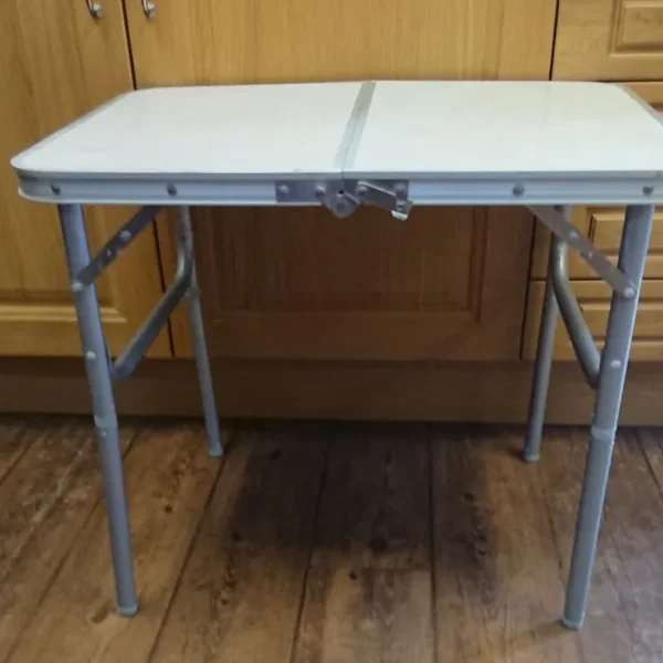 Camping folding table