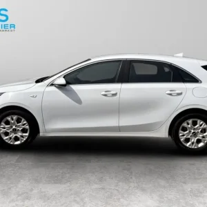2022 Kia Ceed T-GDi 2 Hatchback Petrol Manual - Image 6
