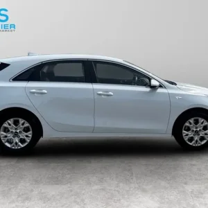 2022 Kia Ceed T-GDi 2 Hatchback Petrol Manual - Image 7