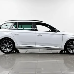 2018 Skoda Superb 2.0 TDI SportLine Euro 6 (s/s) 5dr ESTATE Diesel Manual - Image 5