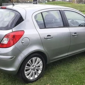 VAUXHALL CORSA 1.4 SE 5 DOOR £2195 - Image 6