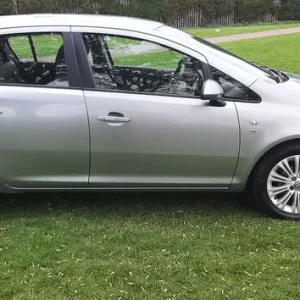 VAUXHALL CORSA 1.4 SE 5 DOOR £2195 - Image 7
