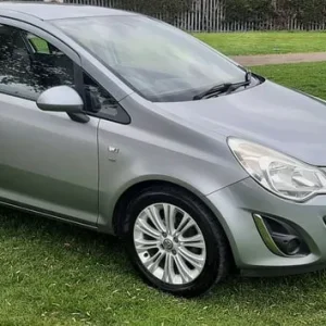 VAUXHALL CORSA 1.4 SE 5 DOOR £2195 - Image 8