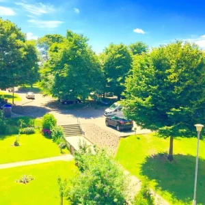 Double bedroom in a top-floor furnished apartment in Worksop, Bassetlaw - Image 8