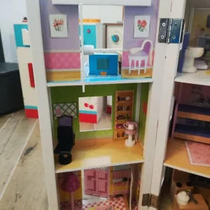 Large fold up Wooden Dolls House with Lots of Accessories - Image 4