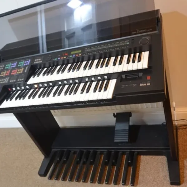 Yamaha Electone HS-8 Organ. (Two to choose from. Price is for one only)