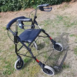 Disabled walker with seat and basket - Image 4