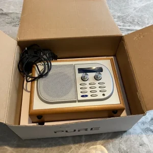 radio pure like new in box can deliver for a small charge - Image 2