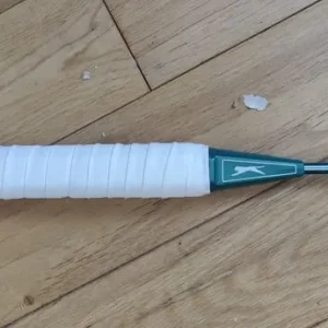 Nearly new slazenger badminton racket and a tube of shuttles - Image 3