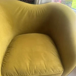 Swoon velvet armchair in yellow mustard velvet - Image 2