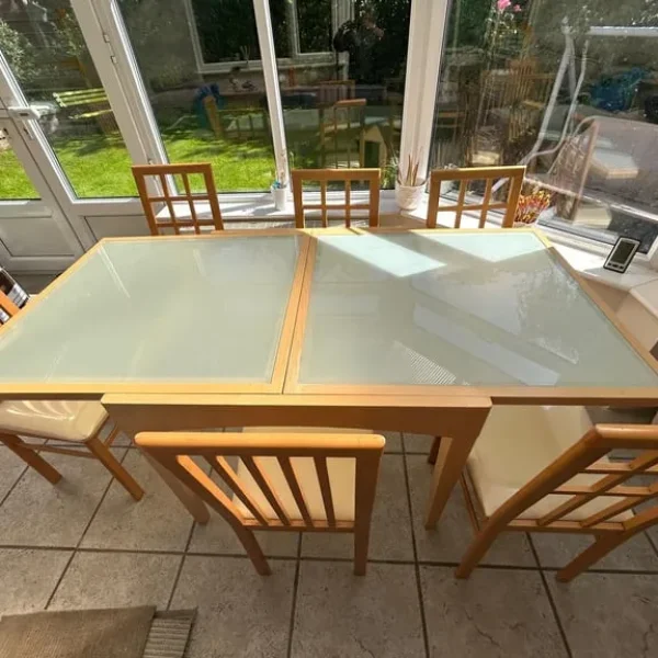 DINING TABLE EXTENDABLE WITH 8 CHAIRS