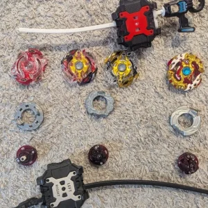 3 beyblades