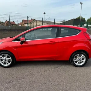 2015 Ford Fiesta 1.25 82 Zetec 3dr HATCHBACK Petrol Manual - Image 4
