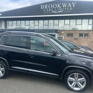2015 Volkswagen Tiguan 2.0 TDi BlueMotion Tech R-Line 5dr Estate Diesel Manual - Image 3