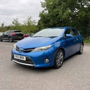 2013 Toyota Auris 1.8 VVT-h Excel CVT Euro 5 (s/s) 5dr HATCHBACK Petrol/Electric - Image 4