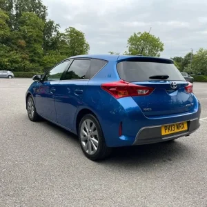 2013 Toyota Auris 1.8 VVT-h Excel CVT Euro 5 (s/s) 5dr HATCHBACK Petrol/Electric - Image 5