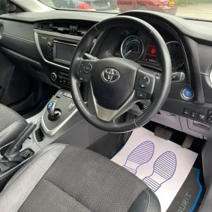 2013 Toyota Auris 1.8 VVT-h Excel CVT Euro 5 (s/s) 5dr HATCHBACK Petrol/Electric - Image 8