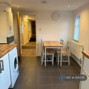 2 bedroom house in Market Place, Penygroes, LL54 (2 bed) (#2585715) - Image 2