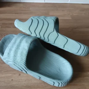 ADIDAS SLIDERS - Image 6