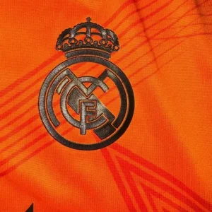 Real madird 24/25 away kit (PayPal only and postage sorry) - Image 3