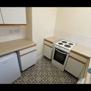 1 bedroom flat in Woodborough Road, Nottingham, NG3 (1 bed) (#2575242) - Image 4
