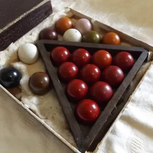 1940s Ronite snooker balls with original box and wooden rack - Image 5