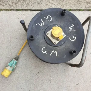 LONG 110V EXTENSION CABLE ON A REEL 110 VOLT EXTENSION LEAD IN FULL WORKING ORDER. I ALSO HAVE OTHER - Image 2