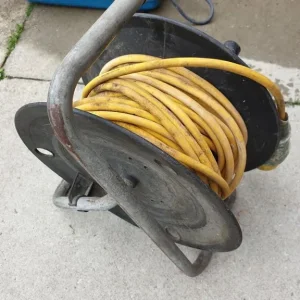 LONG 110V EXTENSION CABLE ON A REEL 110 VOLT EXTENSION LEAD IN FULL WORKING ORDER. I ALSO HAVE OTHER - Image 3