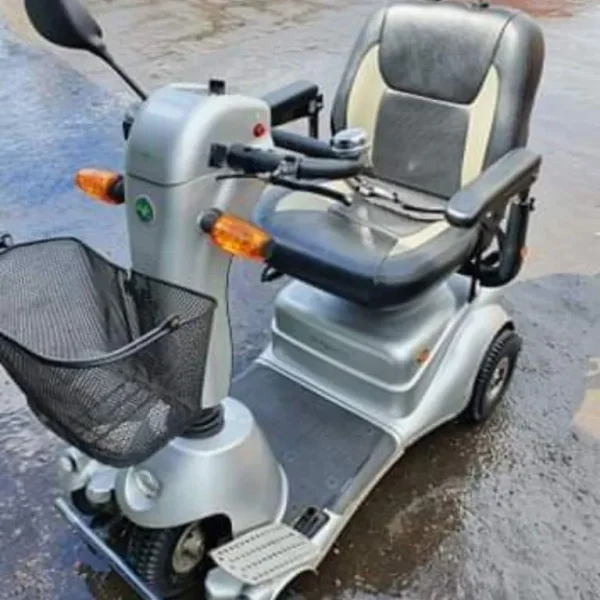 Quingo mobility scooter good condition can deliver good condition