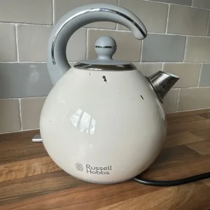 Russell Hobbs Bubble Cream Kettle - Image 2