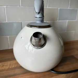 Russell Hobbs Bubble Cream Kettle - Image 3