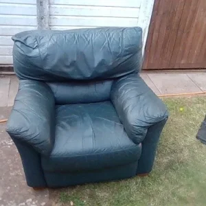 SINGLE COMFY ARM CHAIR.