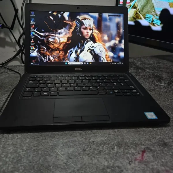 dell latitude 5280 13" Laptop, win 11 intel i5 2.70Ghz, 8GB RAM ,256GB SSD,SIM slot
