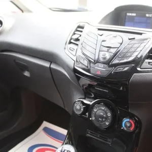 Ford Fiesta ZETEC - Image 8